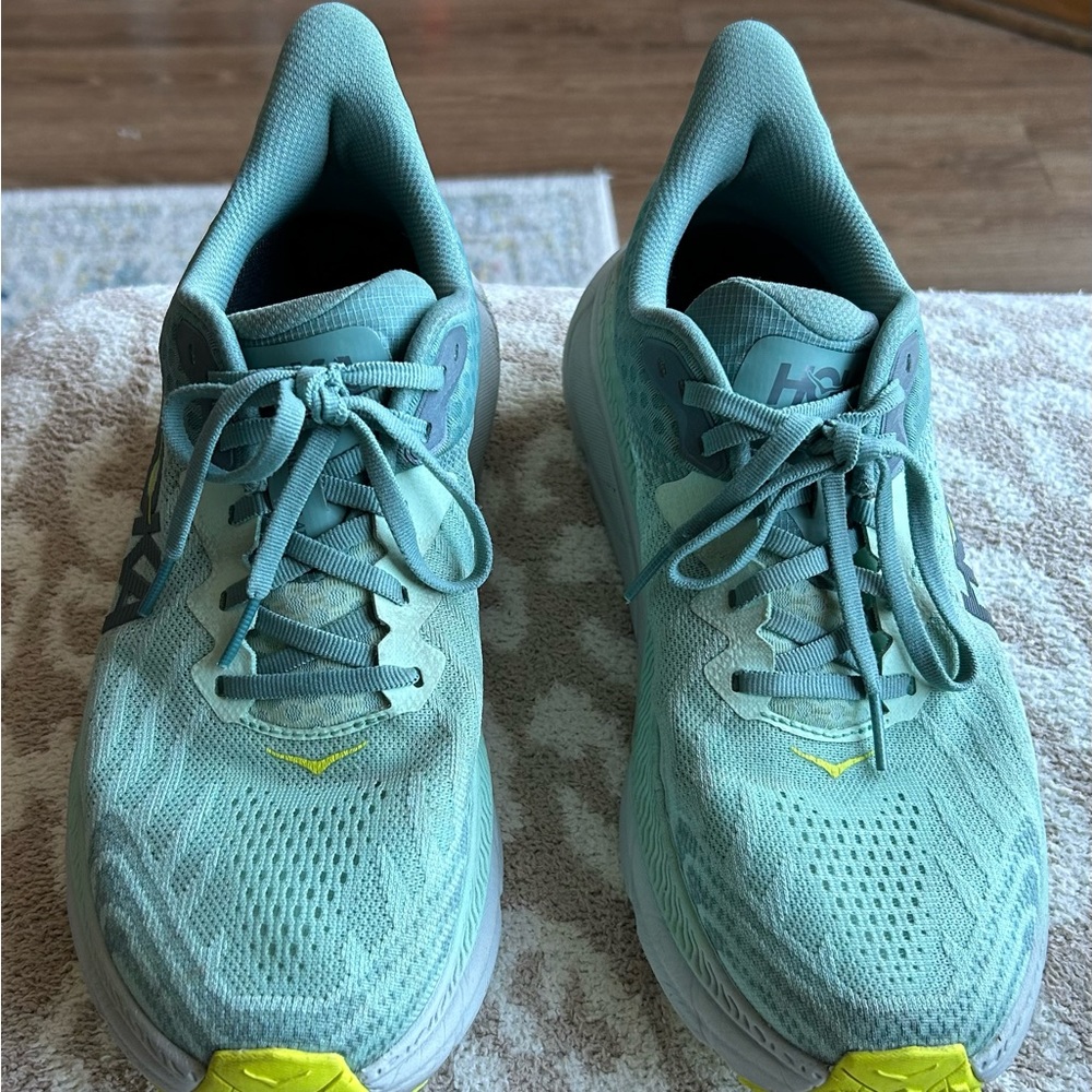 Hoka Challenger Air 7 Women’s Sz. 9.5